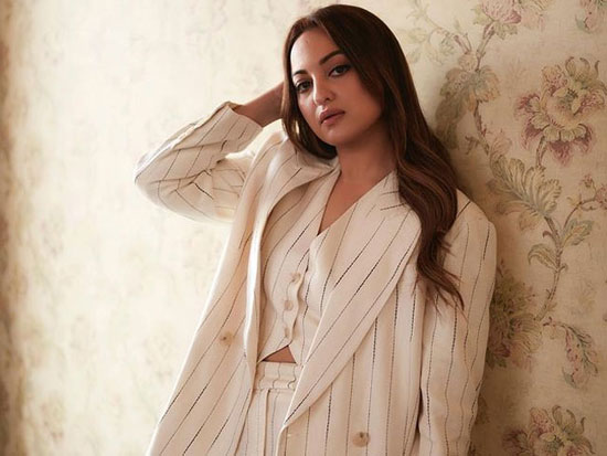 Sizzling Stills Of Sonakshi Sinha